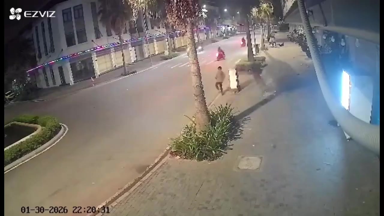 NHẮC NHỞ NHÓM THANH NIÊN KHÔNG NẸT PÔ, CHÚ BẢO VỆ BỊ ĐÁNH HỘI ĐỒNG PHẢI NHẬP VIỆN