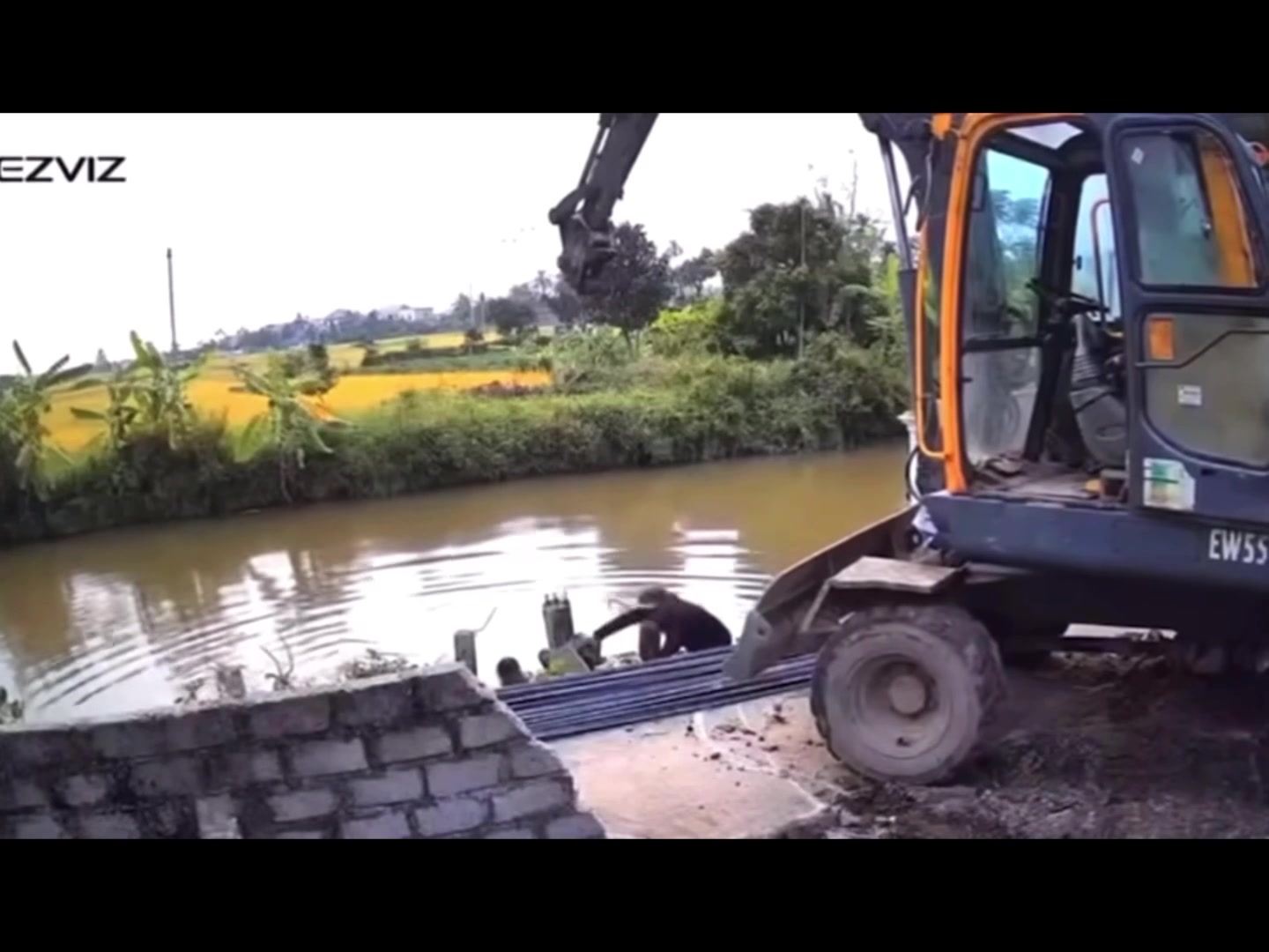 Xe Cẩu Gì mà như đồ chơi vậy trời