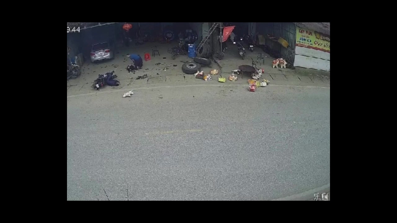 🔥🔥🔥Lục Yên – Yên Bái : xe máy lao vào tông tử vong cháu bé 3t ngày mùng 2 tết , người lái xe máy có cồn