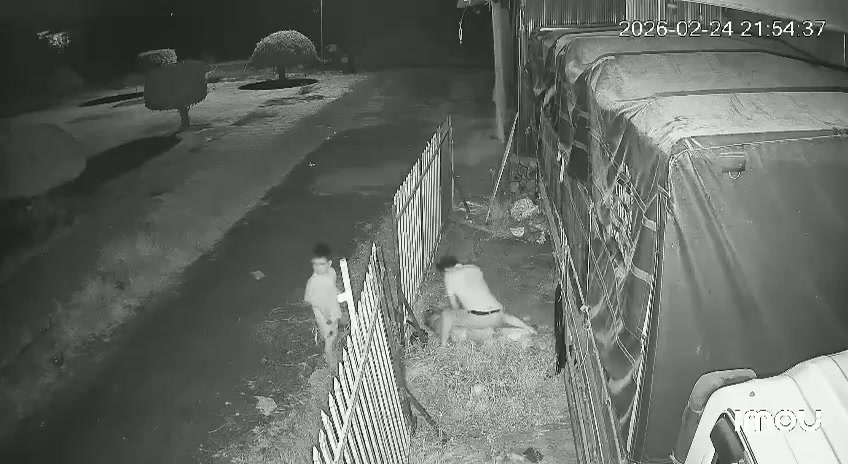 ĐỒNG THÁP: Trước mặt con, nghe con khóc van xin ba đừng xử lý mẹ mà quặn lòng…