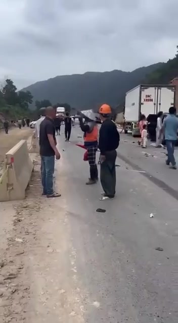 Nóng TAI NẠN LIÊN HOÀN TẠI CAO TỐC TUÝ LOAN – LA SƠN KM41