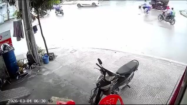 Video ghi lại vụ TNGT thương tâm tại ngã tư Hữu Bằng Kiến Thụy Hải Phòng sáng nay 😢